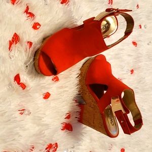 Carlos Santana, Apple Red Wedges, Size 6.5